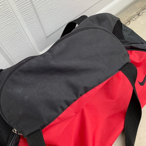 -SOLD- Vintage Nike Duffel Bag - Picture 7 of 8